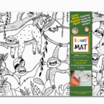 FUNNY MAT | Tapis à Colorier de Table en Format Compact - Dinos et paresseux avec 6 marqueurs - Paquet de 2