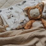 VEILLE SUR TOI | Taie d'Oreiller pour Enfant - Camions