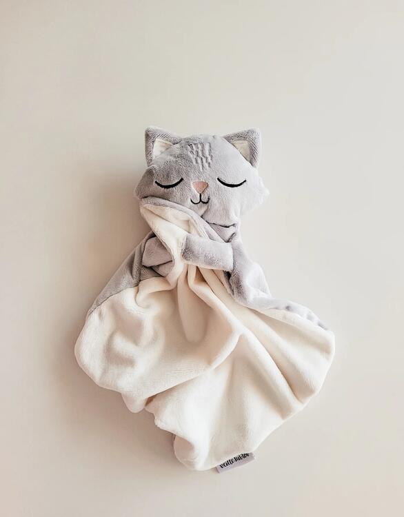 VEILLE SUR TOI | Doudou Chat - Ferguson endormi