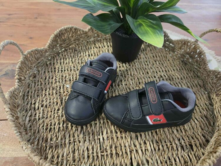 LACOSTE | Chaussure noir & rouge (gr 6)