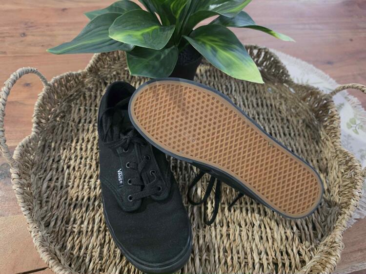 VANS | Soulier noir uni (gr 2,5 junior)