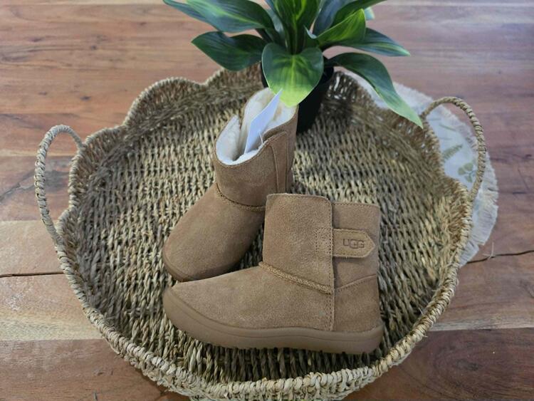 UGG | Botte Keelan - tout petit (gr 9-10)