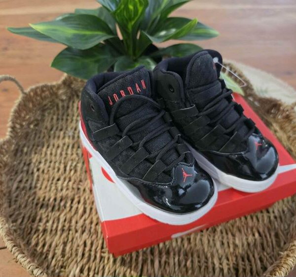 NIKE | Chaussure jordan Borouhgh low - bébé (gr 7)