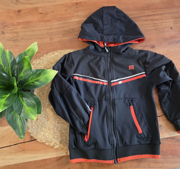 NANÖ | Veste sport noir & rouge ( 5 ans)
