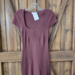 BABATON | Robe en tricot à col carré (Small)