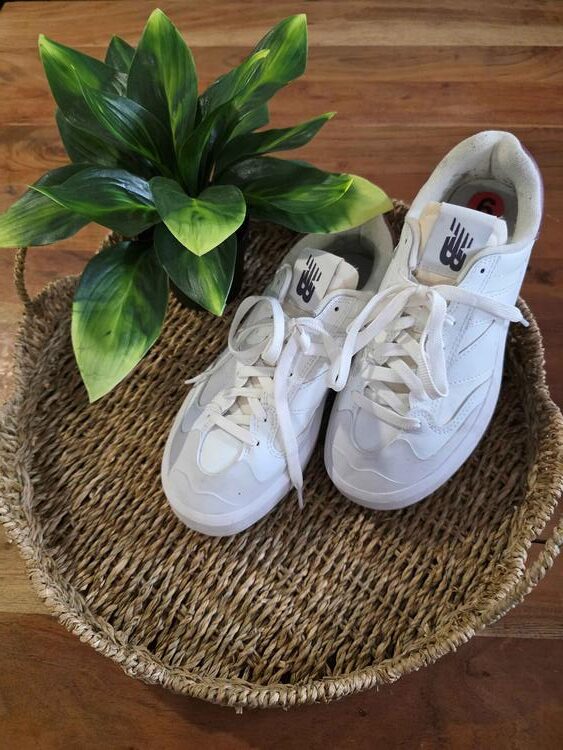 NEW BALANCE | Soulier Modèle CT302 - Blanc & bourgogne (gr.6)